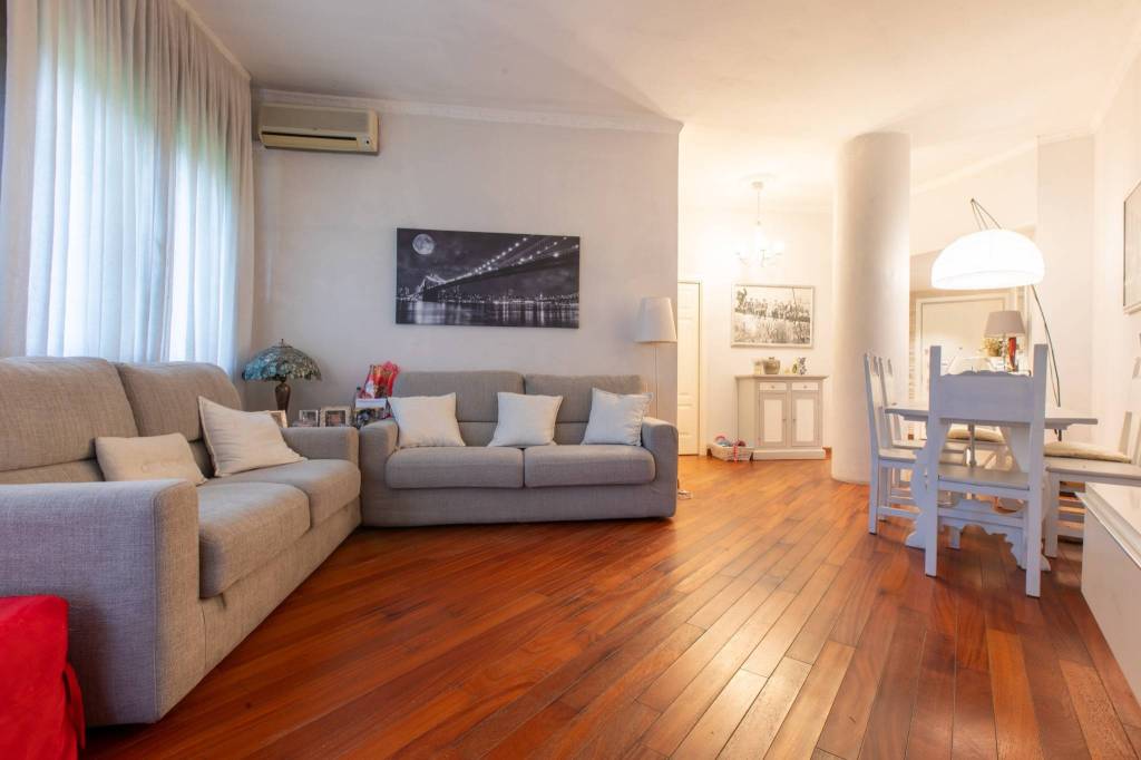 Appartamento in vendita a Milano via Belluno, 18