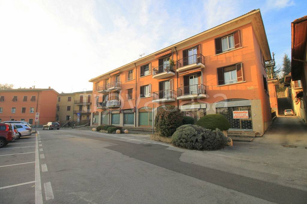 Appartamento in vendita a Barzanò via Giuseppe Pirovano, 28