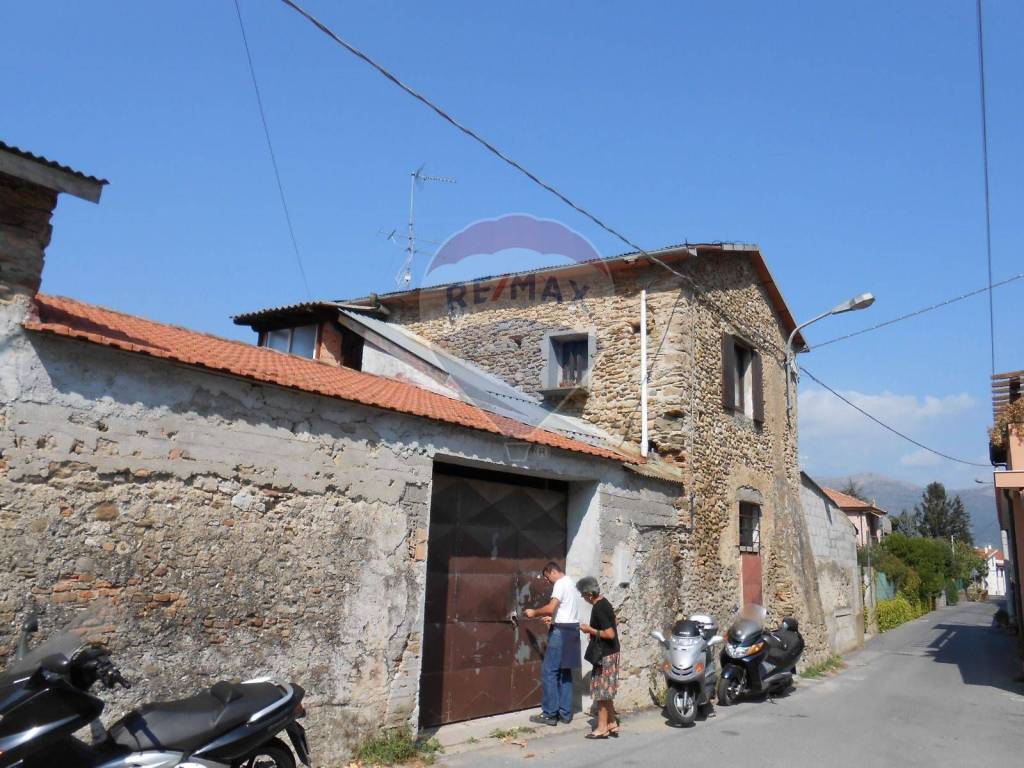 Casa Indipendente in vendita ad Albenga via Corsica, 6