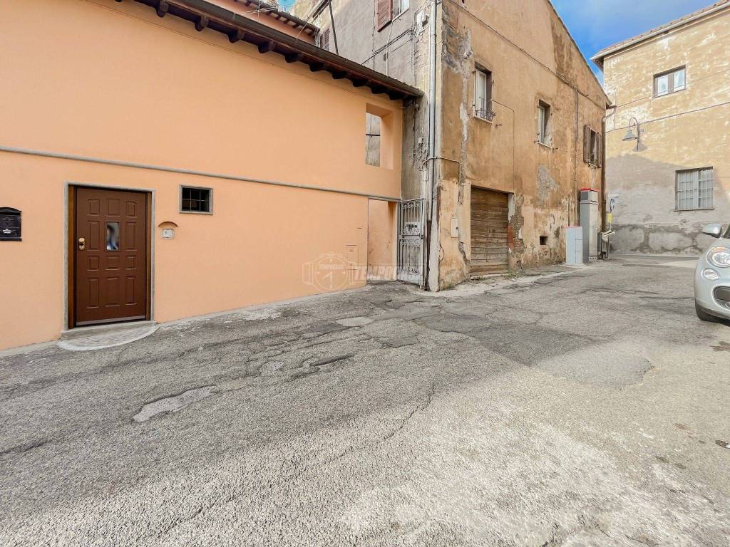 Appartamento in vendita a Tarquinia via delle Mura, 3