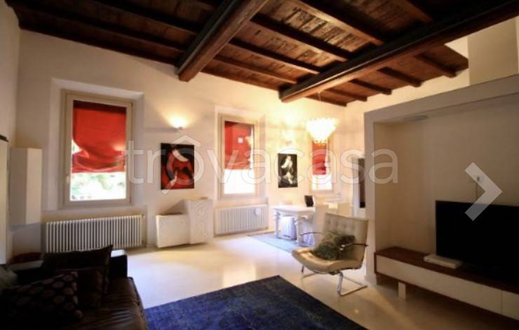 Appartamento in vendita a Bologna via de' Carbonesi, 11