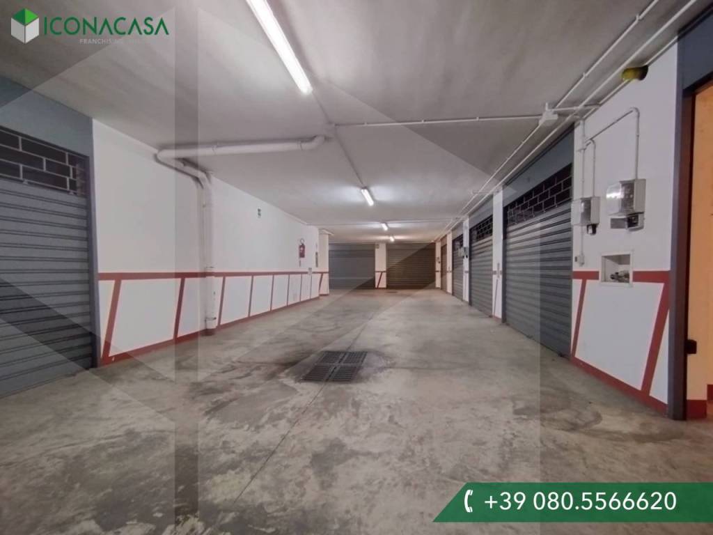 Garage in affitto a Bari via Gioacchino Toma, 59