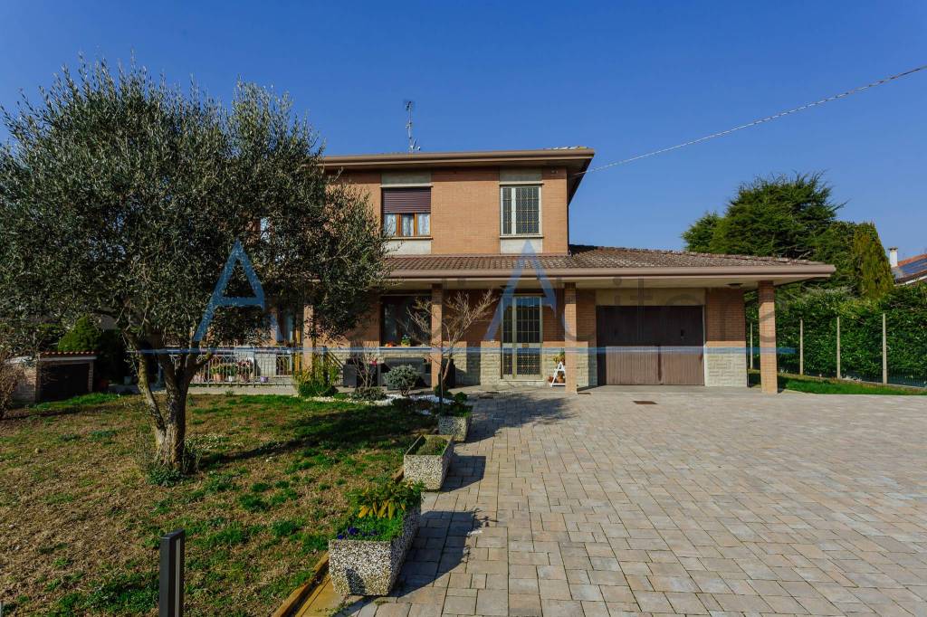 Villa in vendita a Campolongo Maggiore via Roma