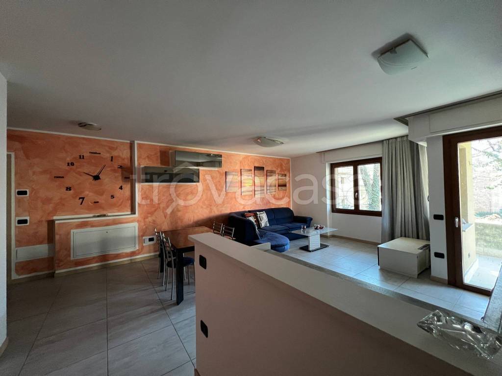 Appartamento in vendita a Sondrio via Lusardi, 37