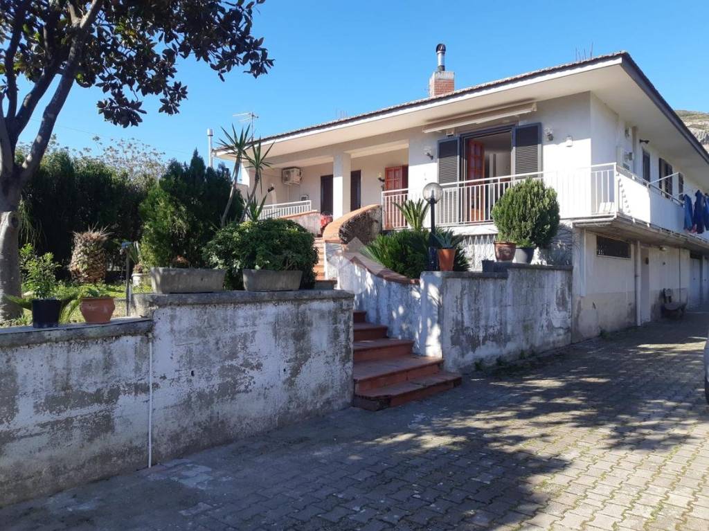 Villa Bifamiliare in vendita a Nocera Inferiore via Francesco Petrarca, 59