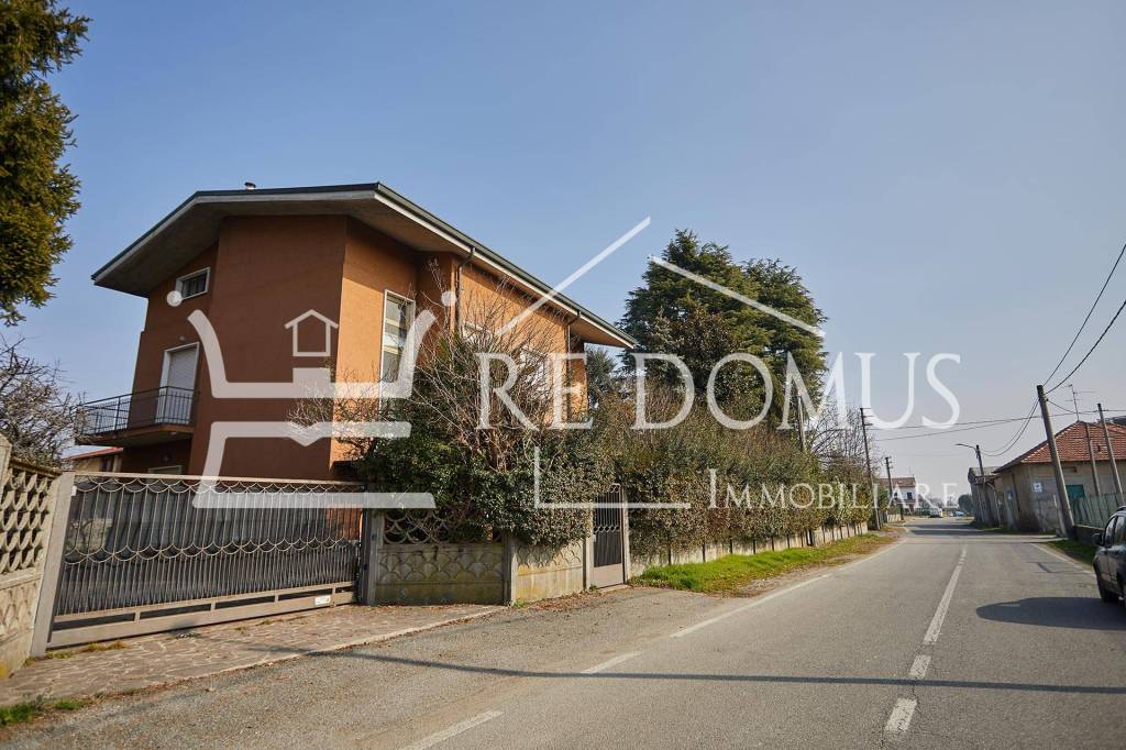 Villa Bifamiliare in vendita a Giussano via Ticino, 13