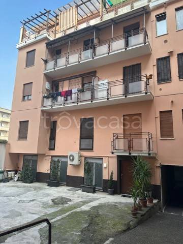 Appartamento in vendita a Milano via Bolama, 2