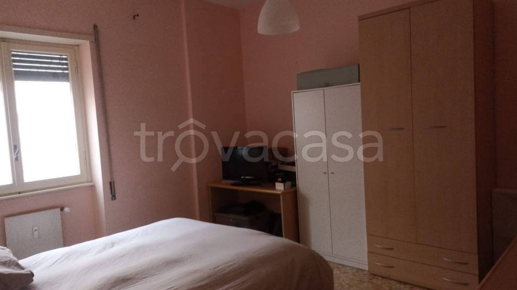 Appartamento in vendita a Roma via Raffaele Calzini, 14