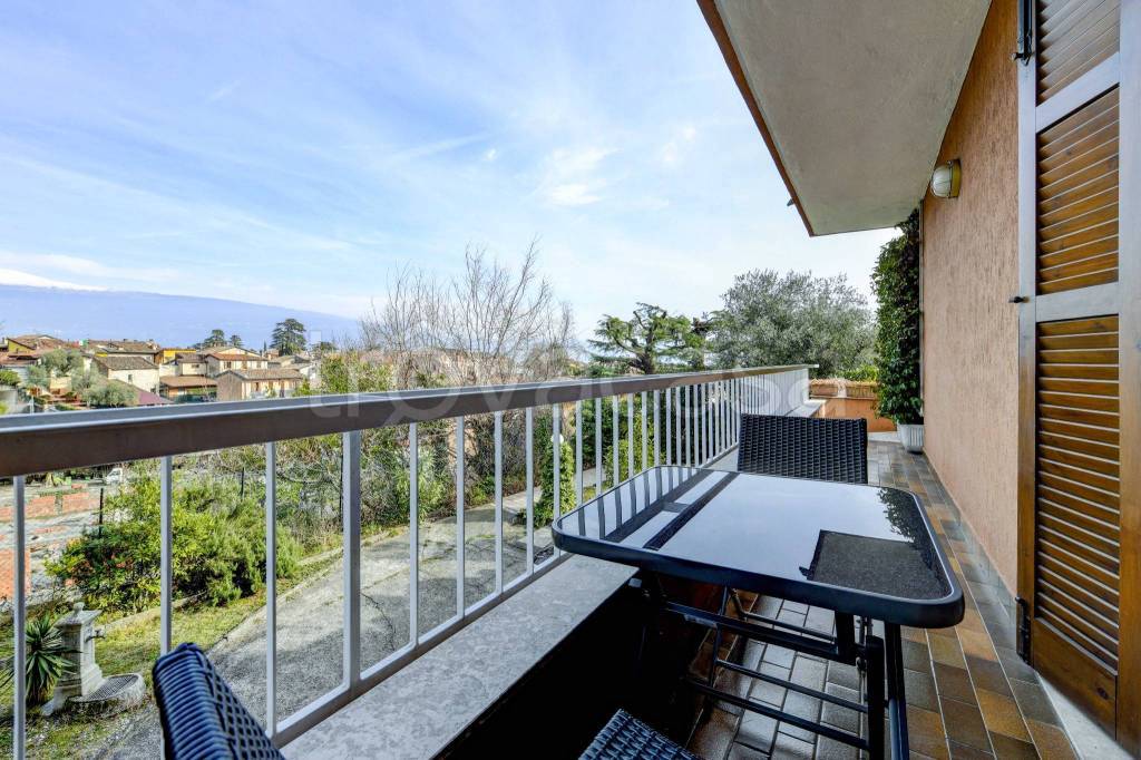 Appartamento in vendita a Toscolano-Maderno via Montemaderno, 32
