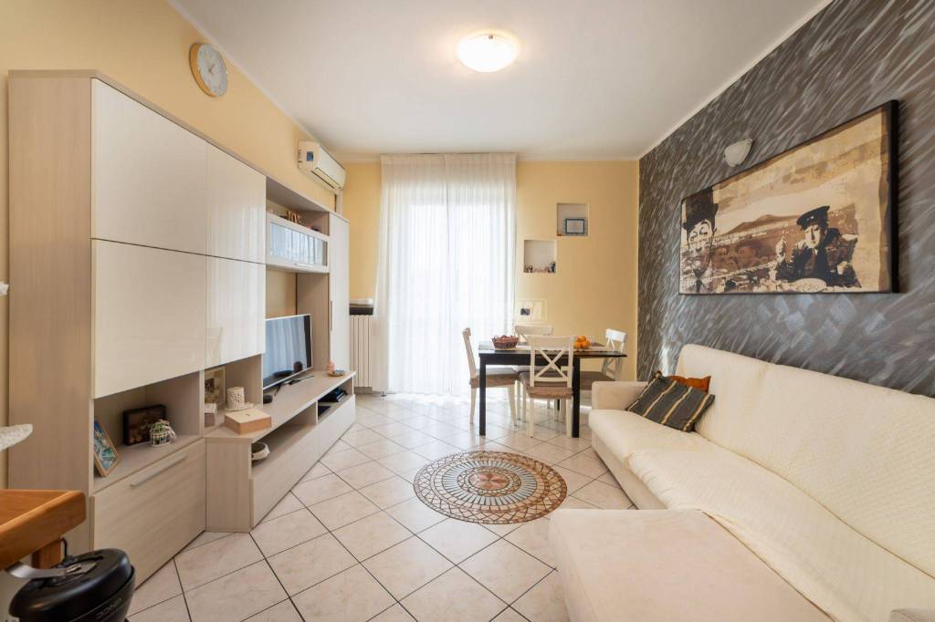 Appartamento in vendita a Pessano con Bornago provinciale 53