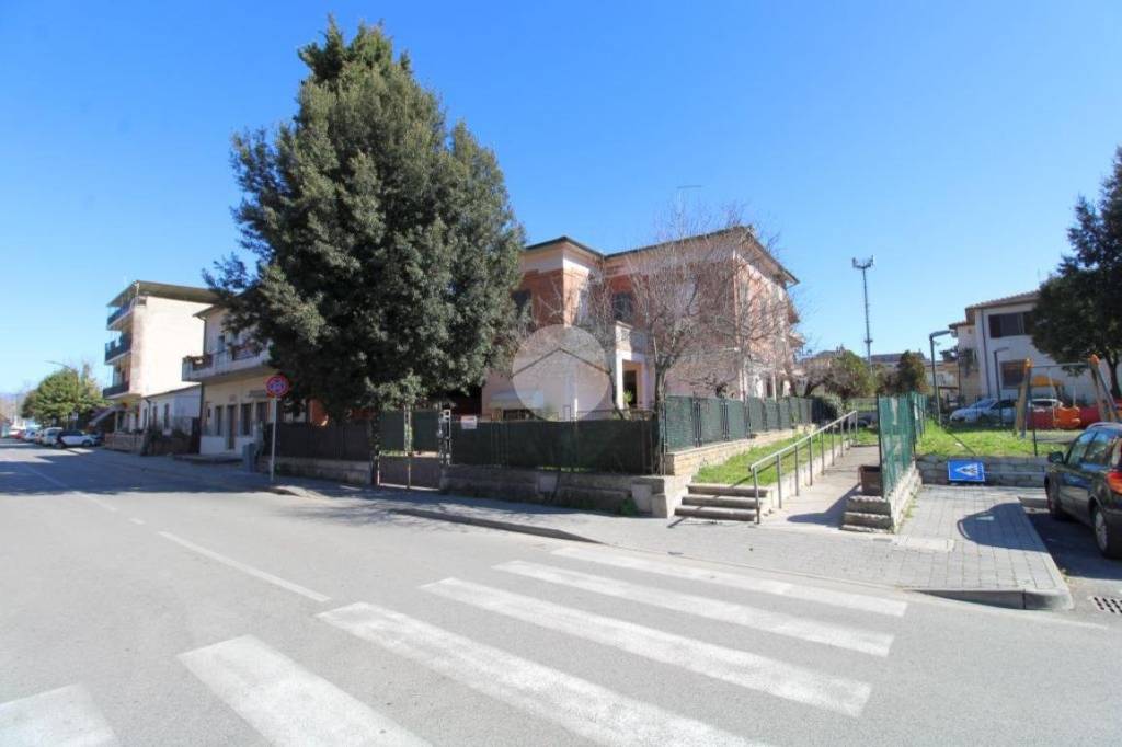 Villa in vendita a Fara in Sabina via Giuseppe Garibaldi, 15