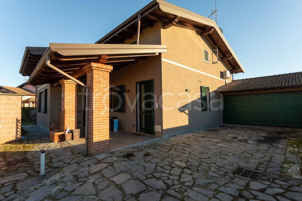 Villa in vendita a Cergnago case Sparse 5