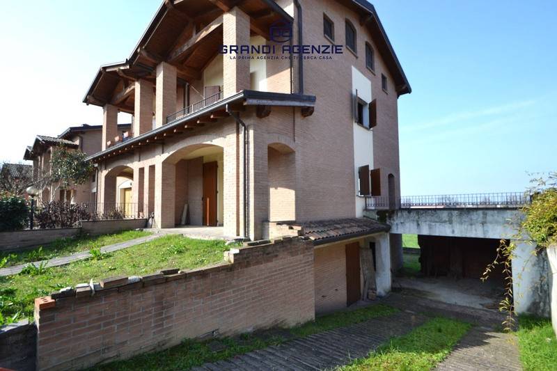 Villa a Schiera in vendita a Montechiarugolo via Giovanni Paolo II