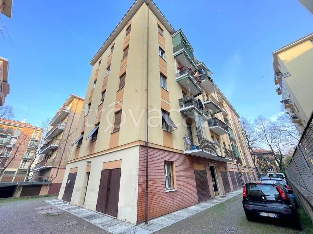 Appartamento in vendita a Modena via Arsenio Crespellani