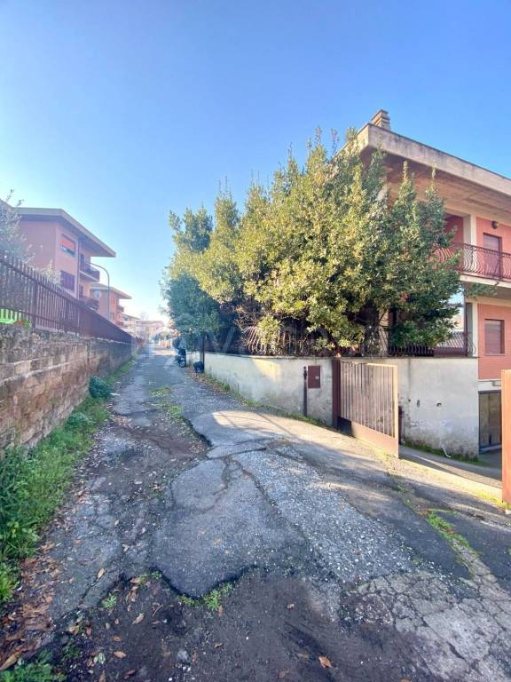 Villa Bifamiliare in vendita a Marino via Silvio Pellico, 100
