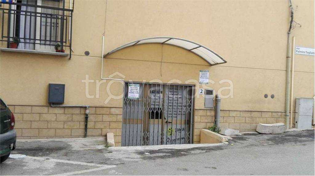 Magazzino in vendita a Termini Imerese via Palmiro Togliatti, 2
