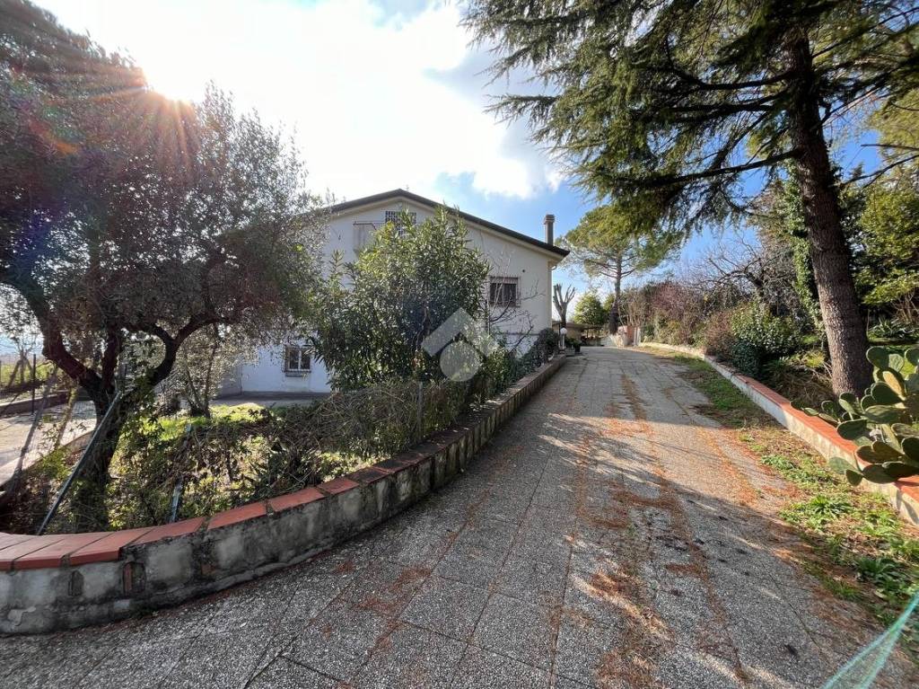 Villa in vendita a Rimini via della Zingarina, 1