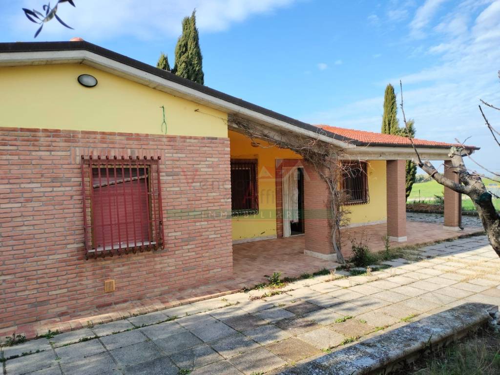 Villa Bifamiliare in vendita a Montenero di Bisaccia strada Interpoderale Querce Grosse