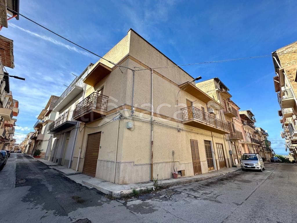 Casa Indipendente in vendita a Partinico via Vittorio Veneto, 7