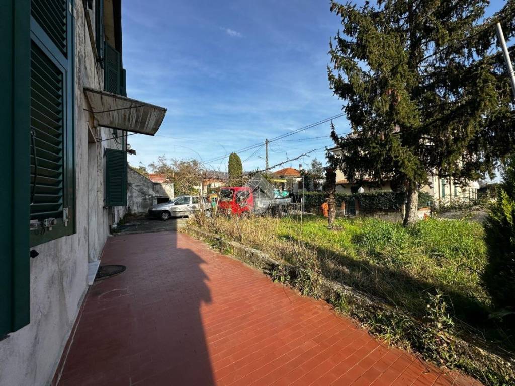 Casa Indipendente in vendita a Sarzana via Sarzanello, 17