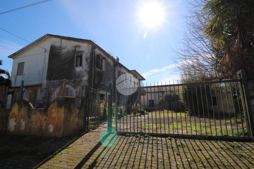 Casale in vendita a Capaccio Paestum via Provinciale Albanella