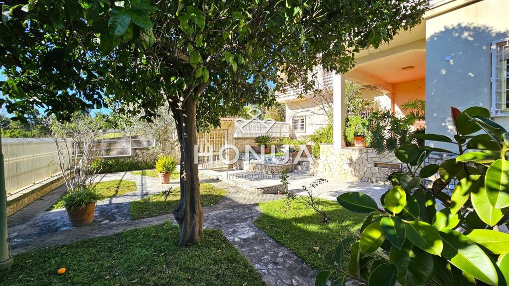 Villa Bifamiliare in vendita a Napoli discesa Gaiola, 68