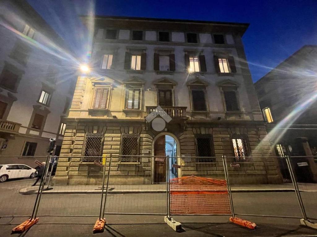 Ufficio in affitto a Firenze via Cavour, 80