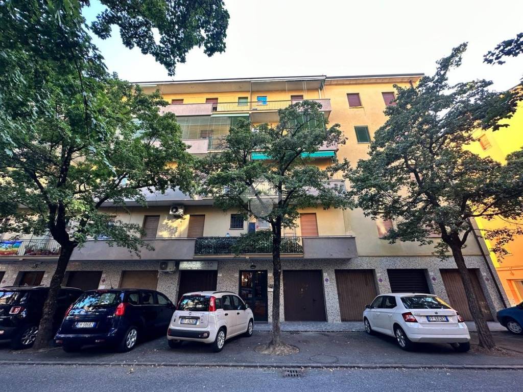 Appartamento in vendita a Modena appartamento Via Serafini, 59