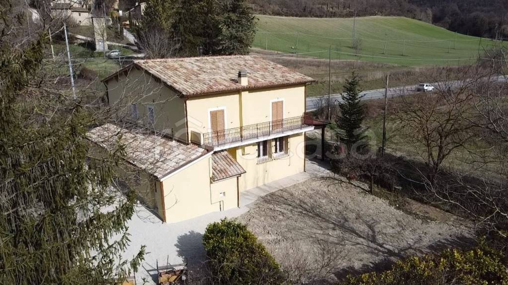 Villa Bifamiliare in vendita a Camerino località Baregnano