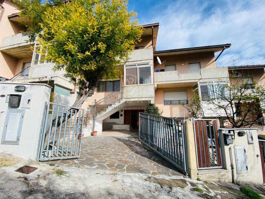 Villa a Schiera in vendita a San Giovanni Teatino via Sicilia, 7