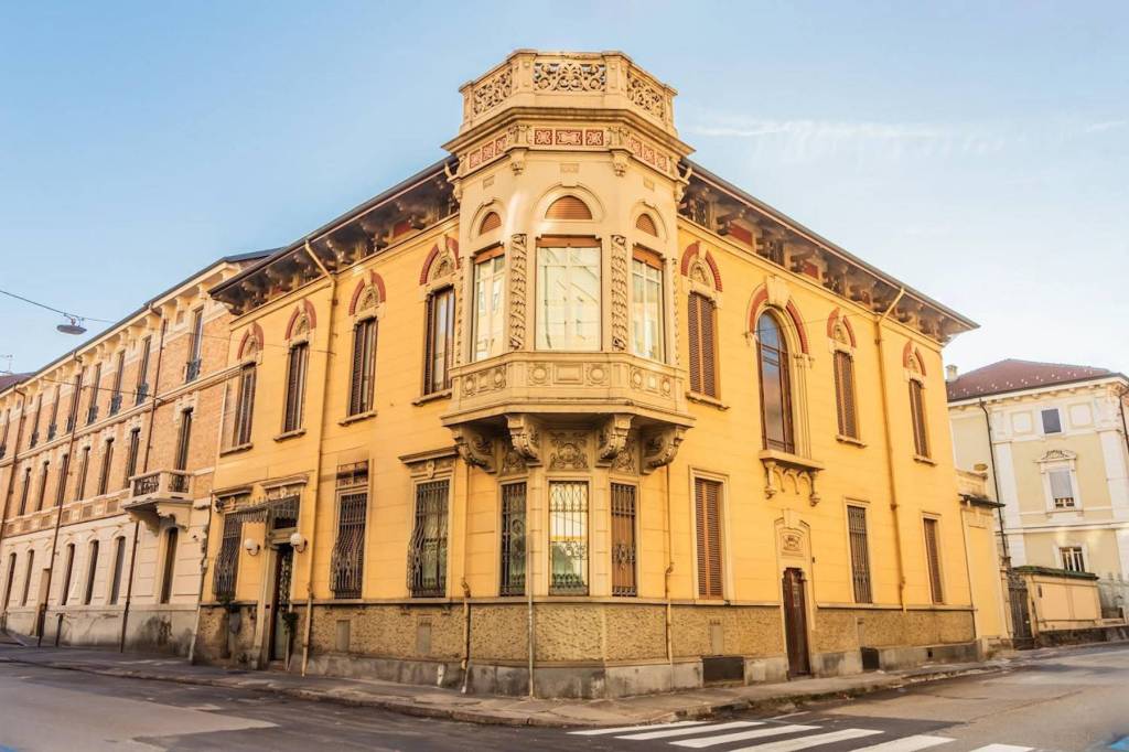 Casa Indipendente in vendita a Torino via Principi d'Acaja
