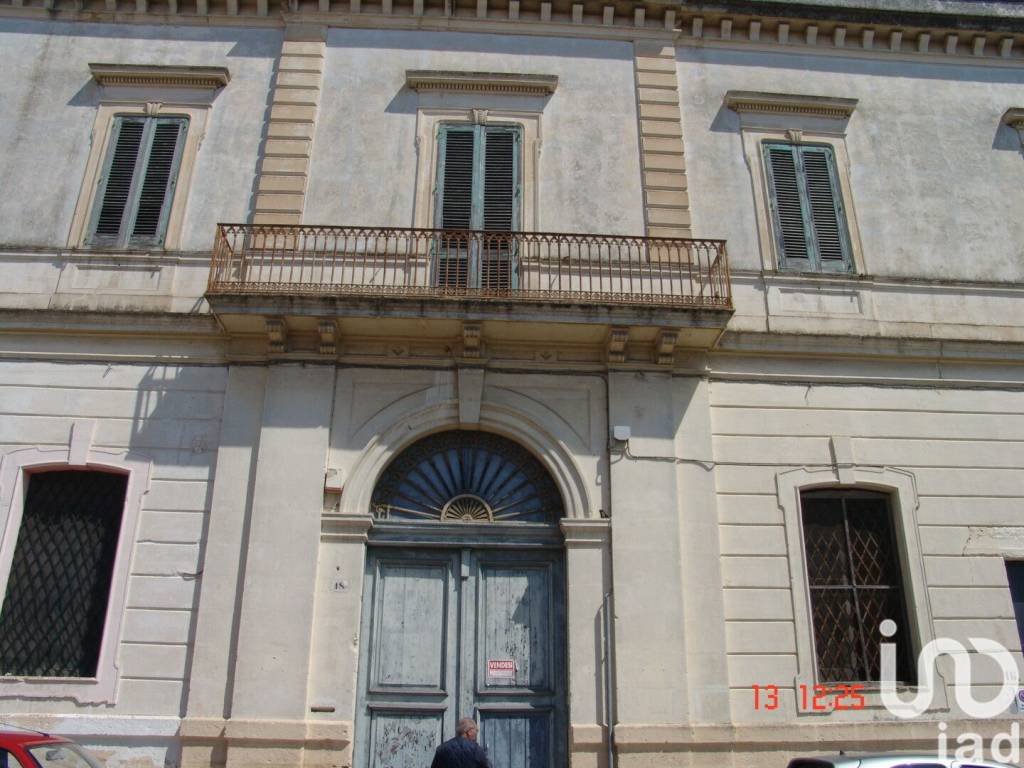 Villa in vendita a Squinzano via Viale Stazione