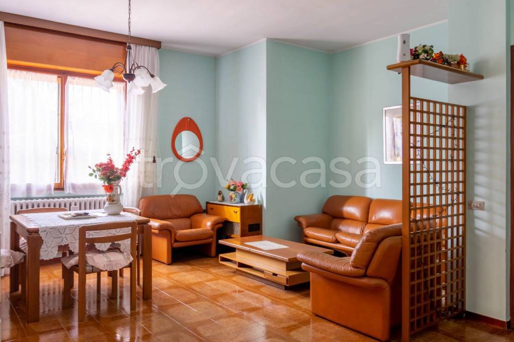 Appartamento in vendita a Cornate d'Adda via Don Luigi Sturzo, 2