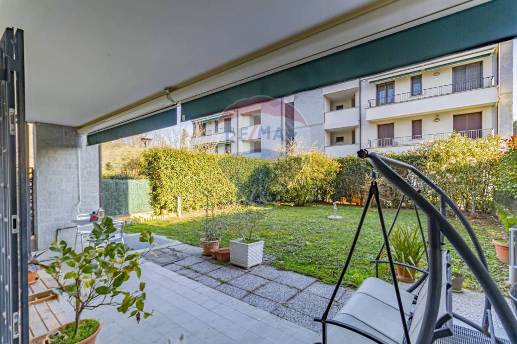 Appartamento in vendita a Lesmo via Modigliani, 2