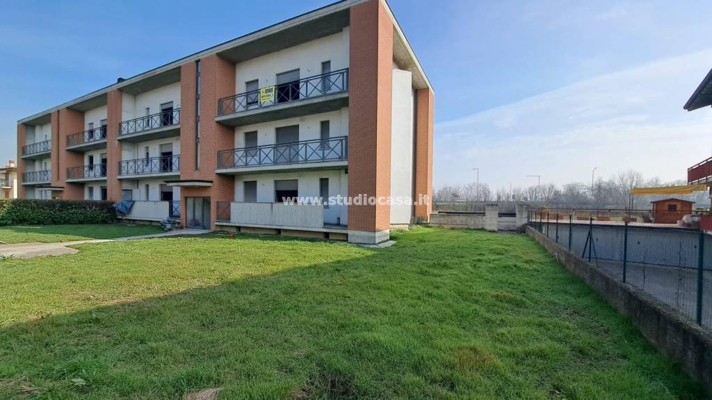 Appartamento in vendita a Fara Olivana con Sola via Vittorio Emanuele II