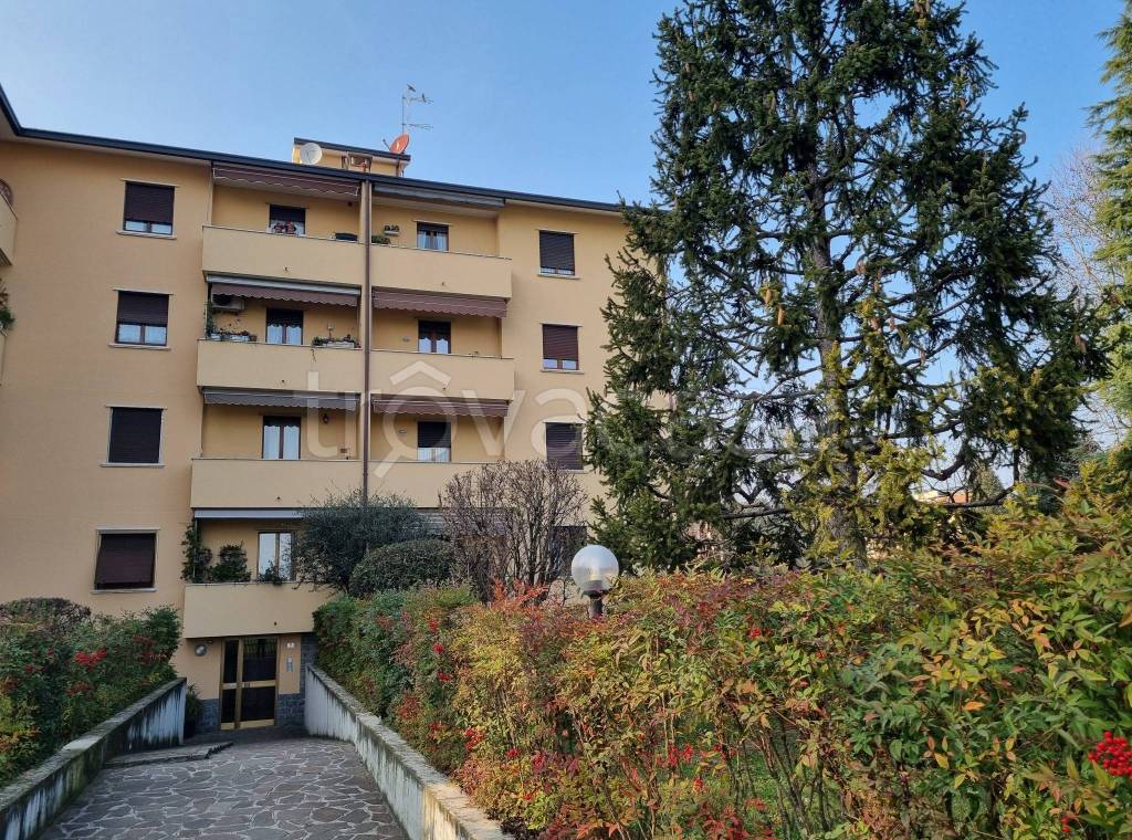 Appartamento in vendita a Bernareggio via Antonio Gramsci, 12