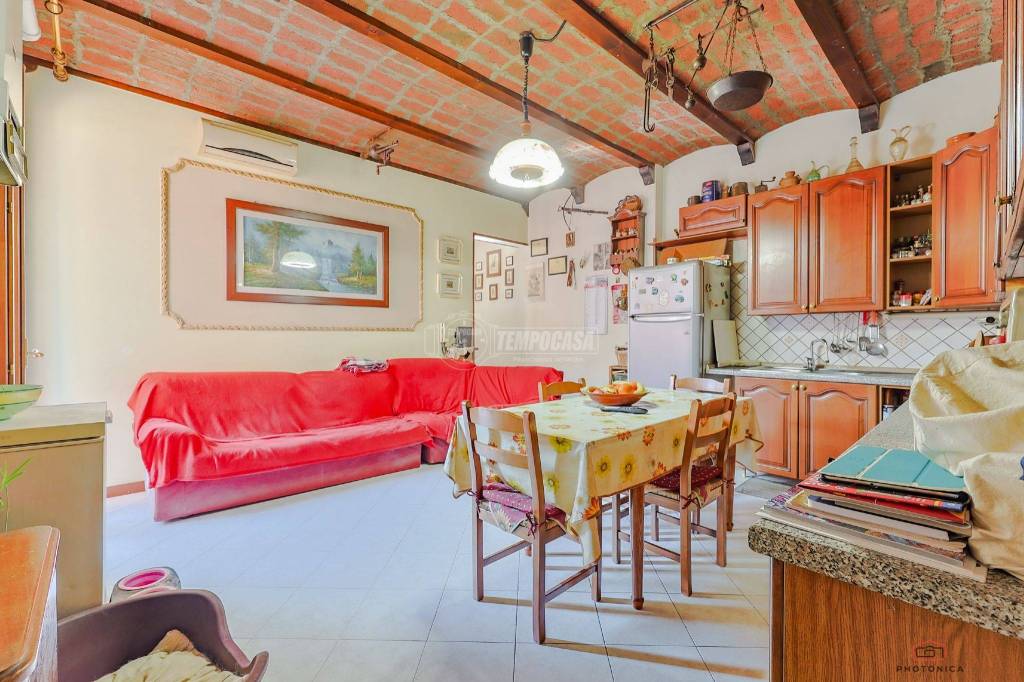 Appartamento in vendita a Bologna via Emilia Ponente 254