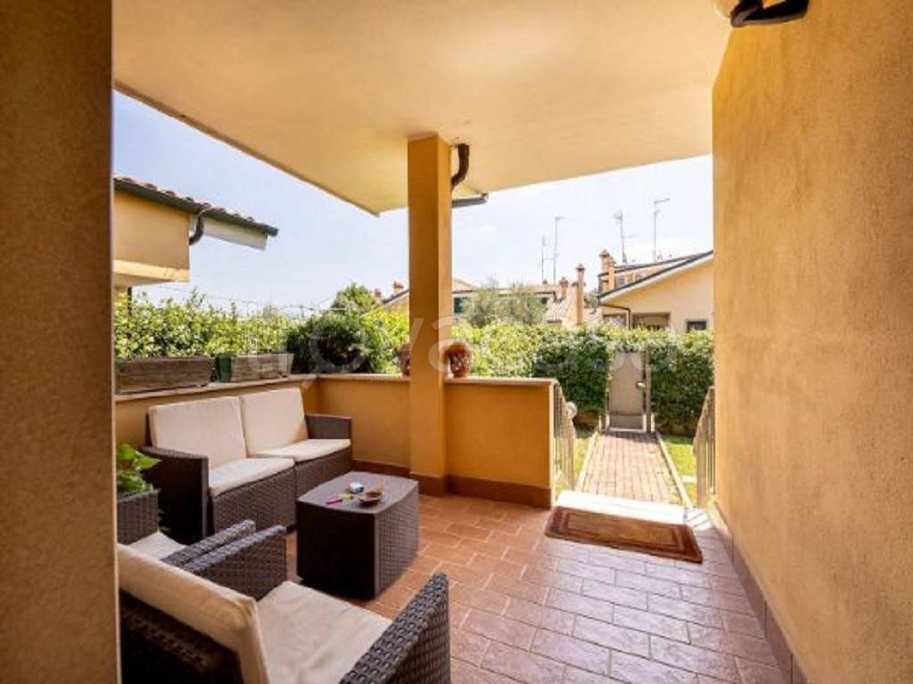 Villa a Schiera in vendita a Guidonia Montecelio via Tacito