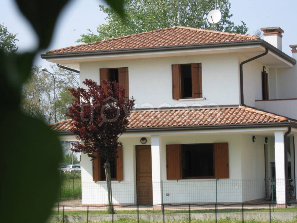 Villa a Schiera in affitto a Comacchio via Faenza