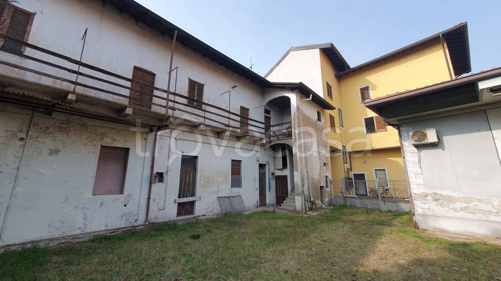 Casa Indipendente in vendita ad Arconate via Roma