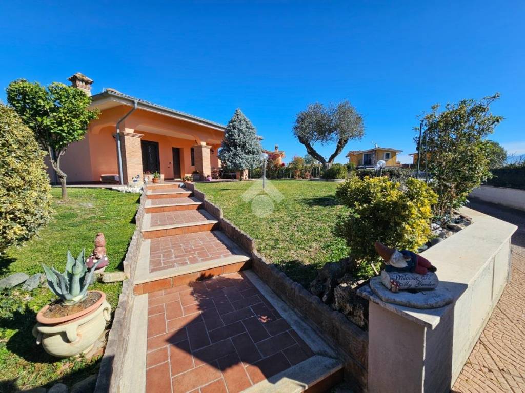 Villa in vendita a Fiano Romano via Firenze, 29l