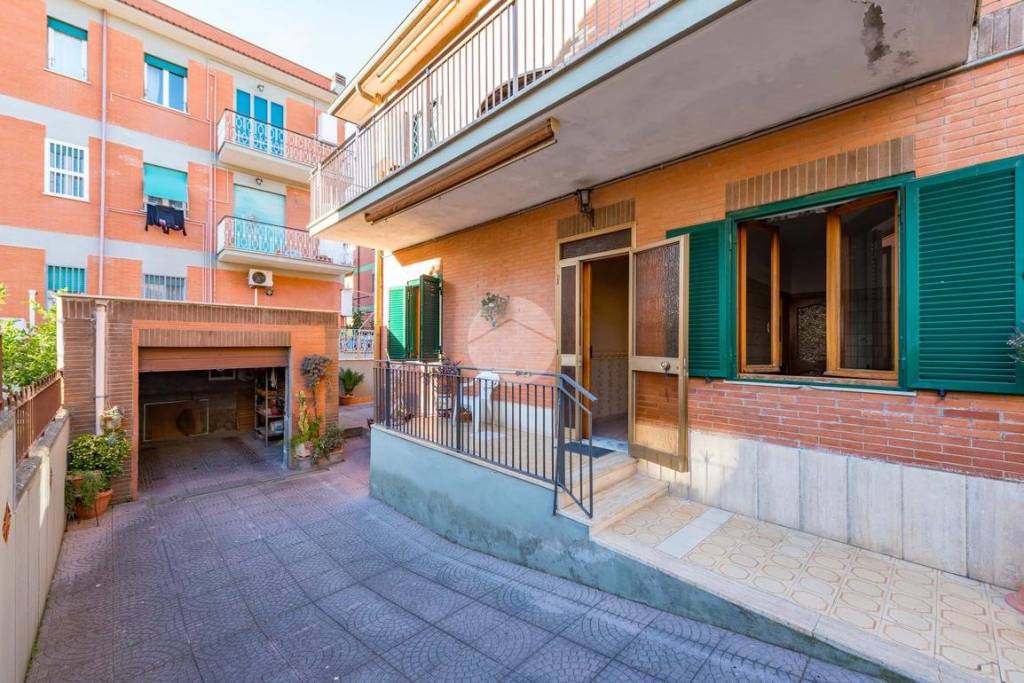 Appartamento in vendita a Roma largo Monreale, 19
