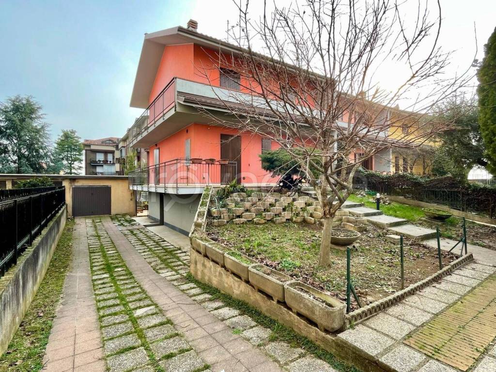 Villa a Schiera in vendita a Zanica via Antonio Gramsci