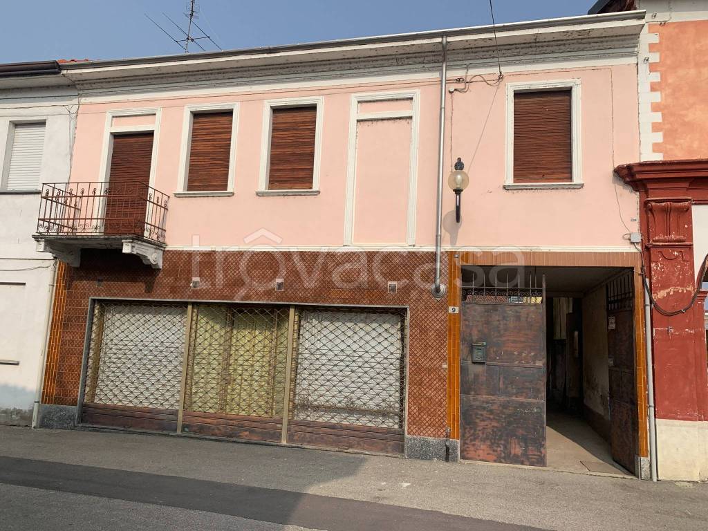 Casa Indipendente in vendita a Casaleggio Novara piazza Guglielmo Marconi, 9