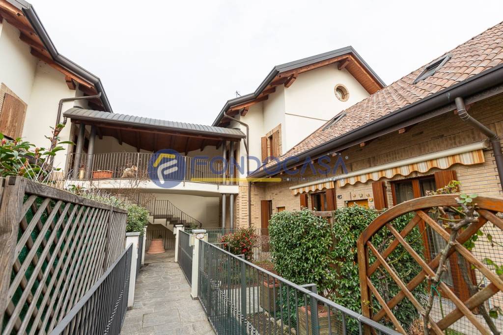 Appartamento in vendita a Limbiate via Corinna Bruni, 35/b