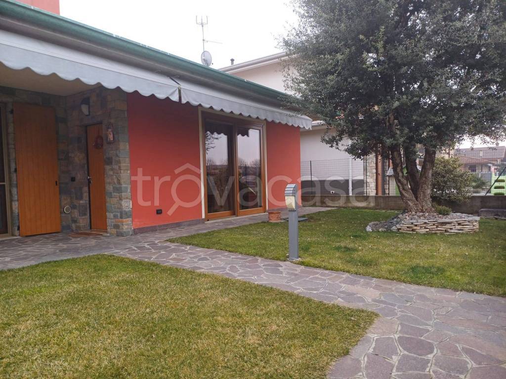 Villa in vendita a Martinengo via Albero degli Zoccoli