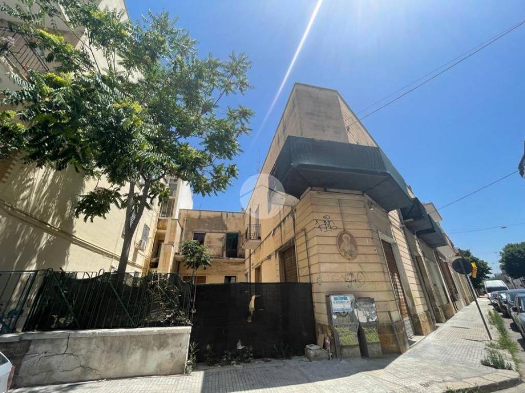 Casa Indipendente in vendita a Lecce via Alfonso Sozy Carafa, 44
