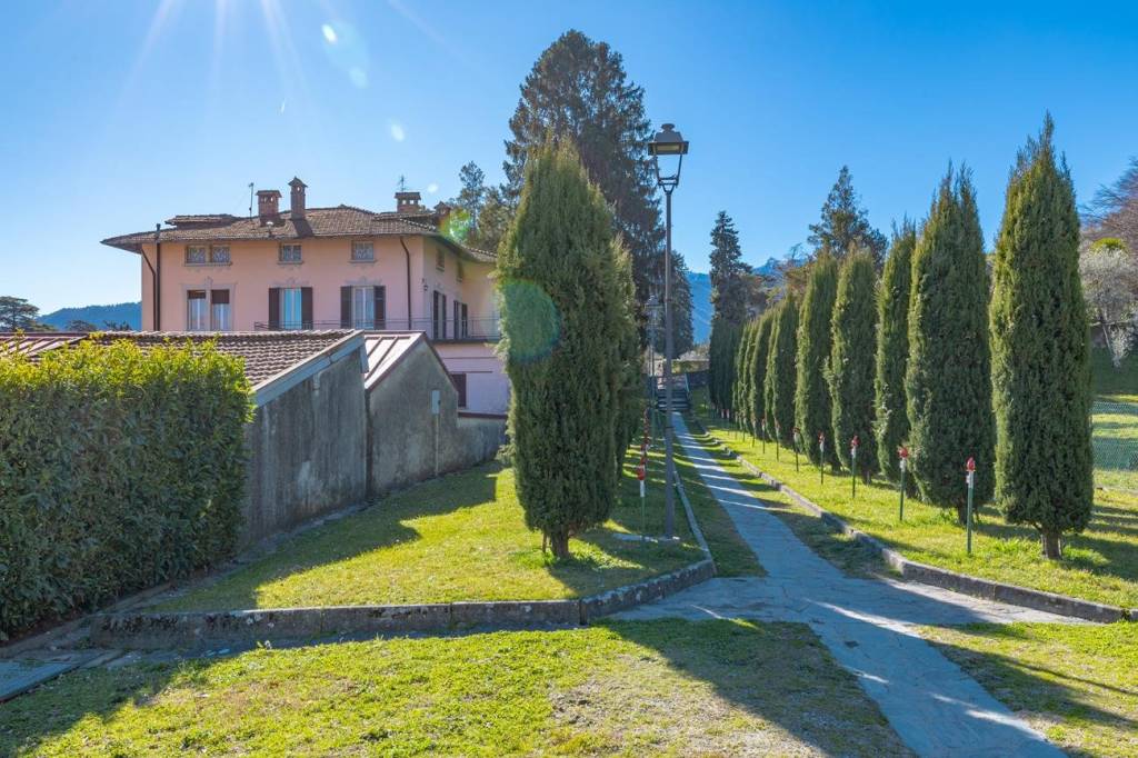 Villa in vendita a Griante via Stretta