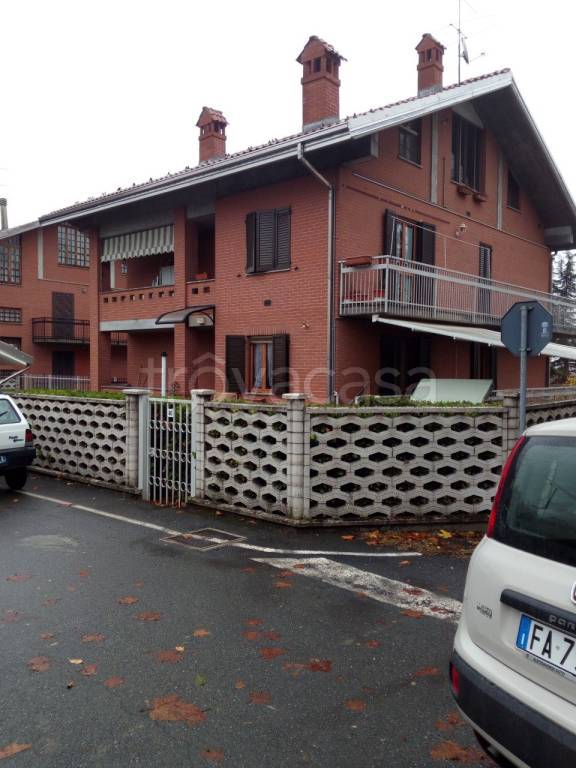 Villa Bifamiliare in vendita a Castelletto Monferrato viale Rimembranza, 42/a