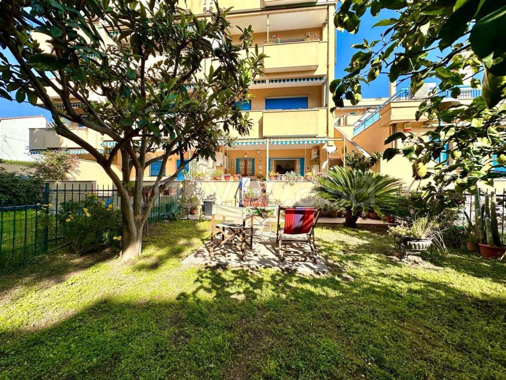 Appartamento in vendita a Pietra Ligure via Guido Rossa, 50